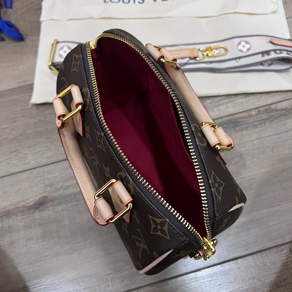 Louis Vuitton Monogram Speedy 20 - Picture 9 of 10